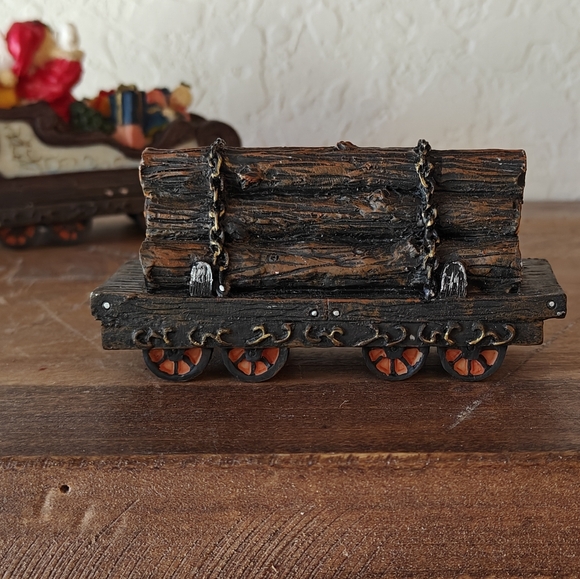 1998 2 Piece Resin Santa with Toys in Sleigh and Pile of Wood Logs Train - Picture 6 of 14